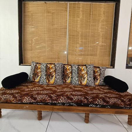 Leopard Farmhouse Mhow Luaran gambar