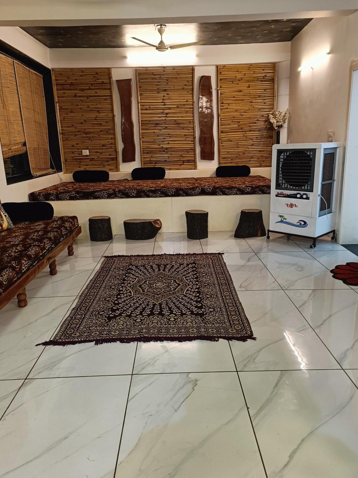 Leopard Farmhouse Mhow Luaran gambar