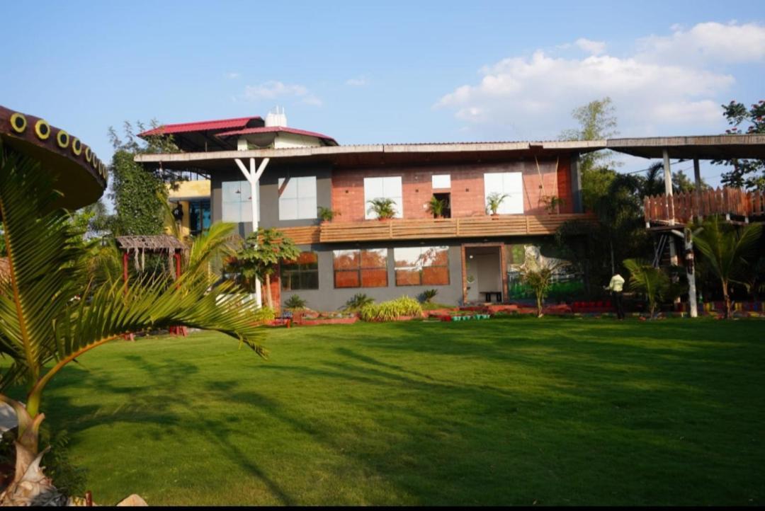 Leopard Farmhouse Mhow Luaran gambar
