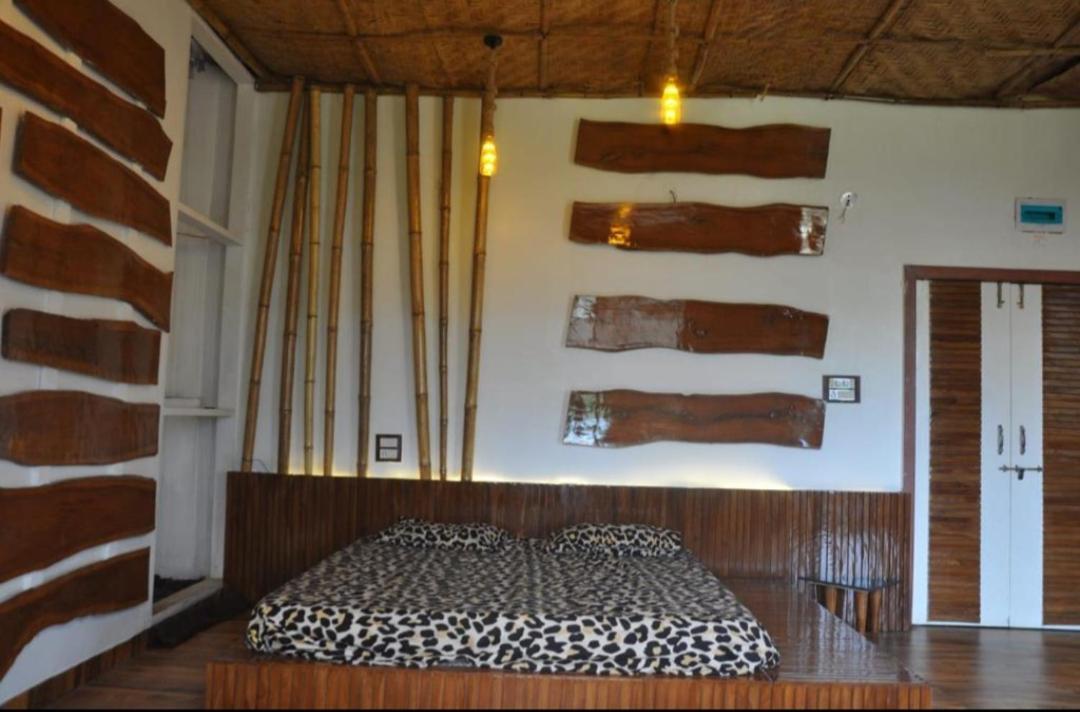Leopard Farmhouse Mhow Luaran gambar