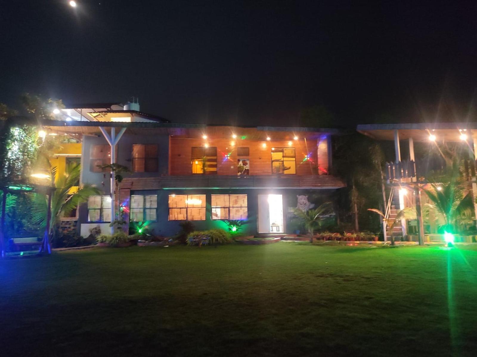 Leopard Farmhouse Mhow Luaran gambar